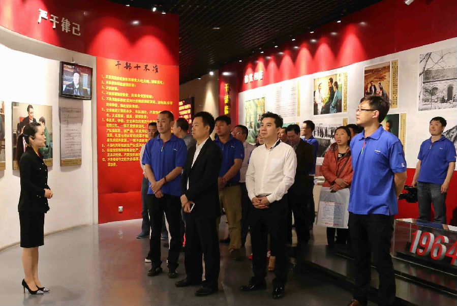 洲明科技走進(jìn)蘭考